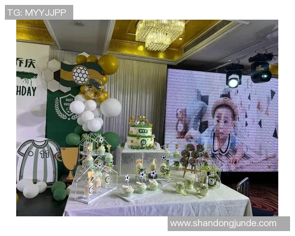 创意足球球星蛋糕设计打造明星专属甜品盛宴