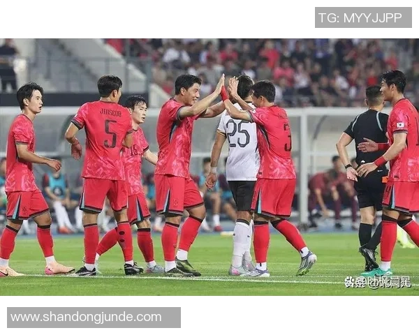 韩国最帅男足球星是谁？揭开他的人气与球场魅力面纱